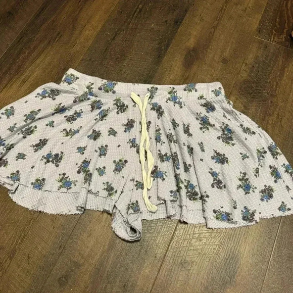 Free people flowy lounge shorts S - Picture 3 of 7